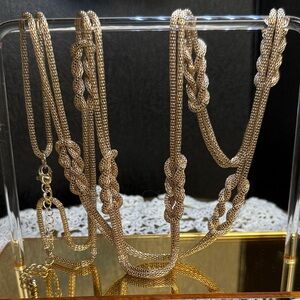 Vintage style mesh necklace beautiful & Elegant in Gold tone